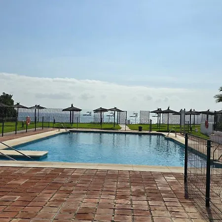 Bahia De エステポナ